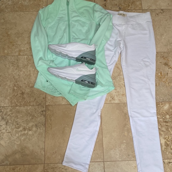 C”est Toi White workout pants. Medium. NWOT - Picture 2 of 9